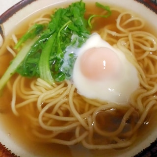 菊菜と温玉の醤油ラーメン